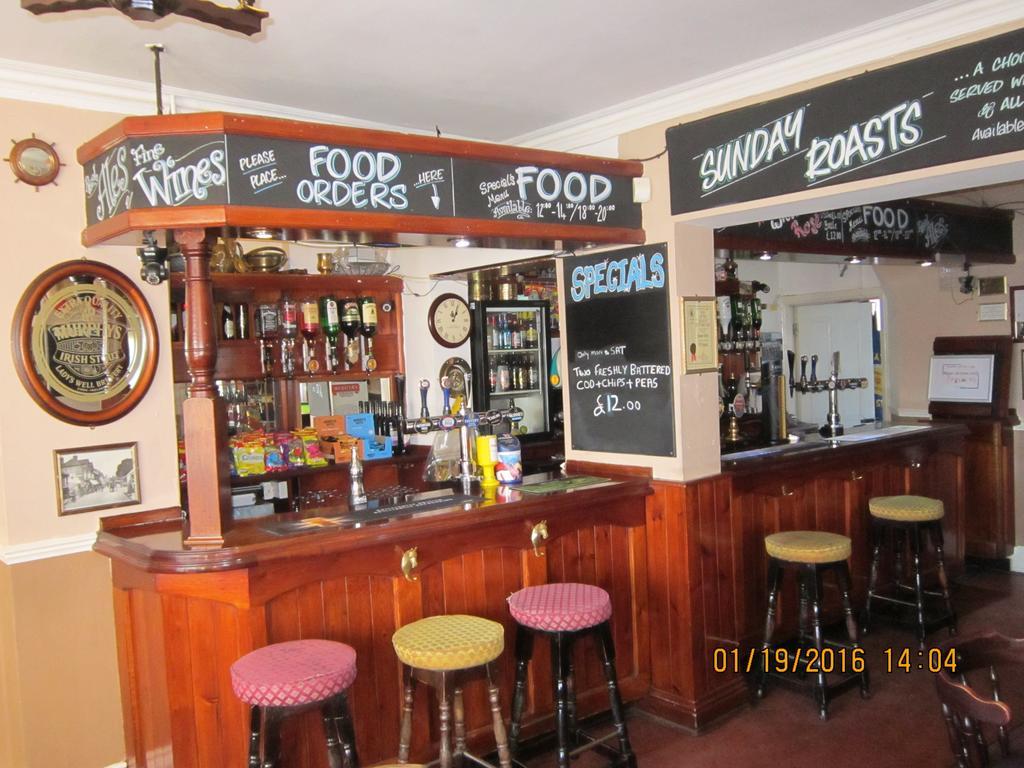 Queen Mary Inn プール エクステリア 写真