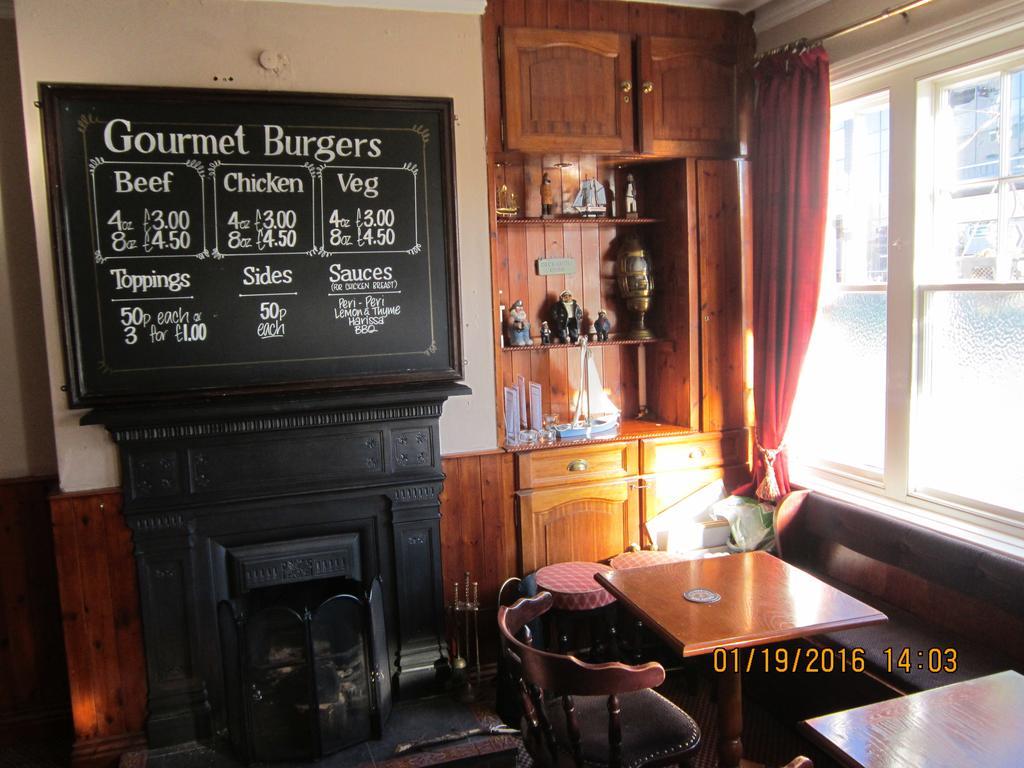 Queen Mary Inn プール エクステリア 写真